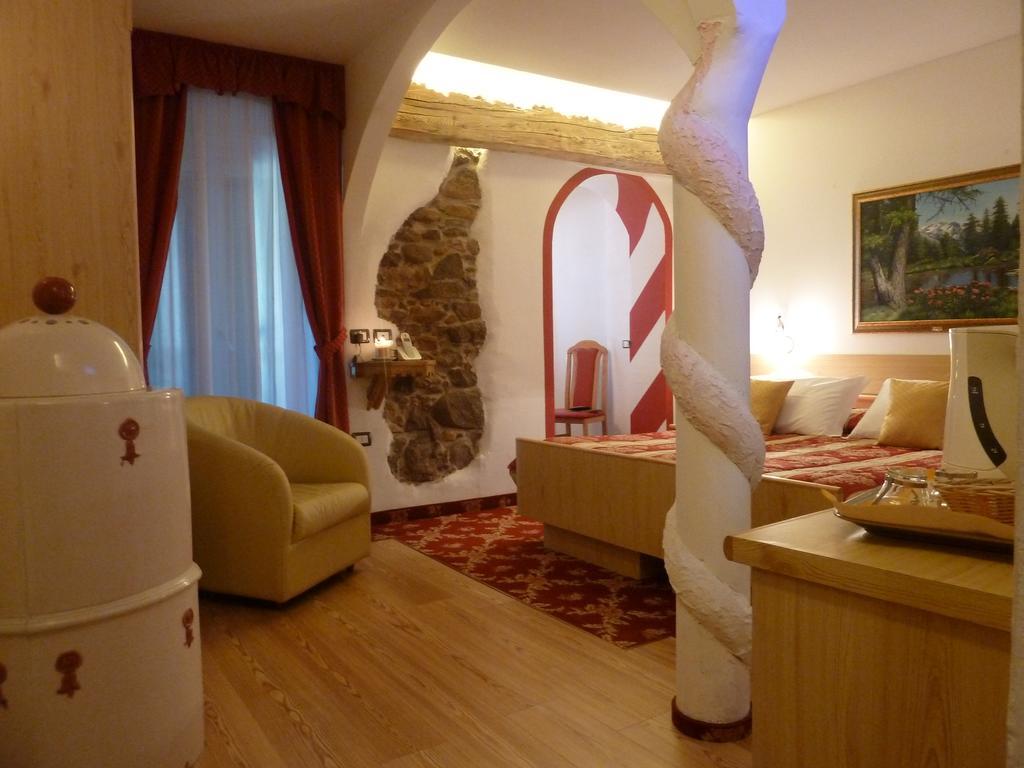 Hotel Ancora Кастелло-ди-Фьемме Номер фото
